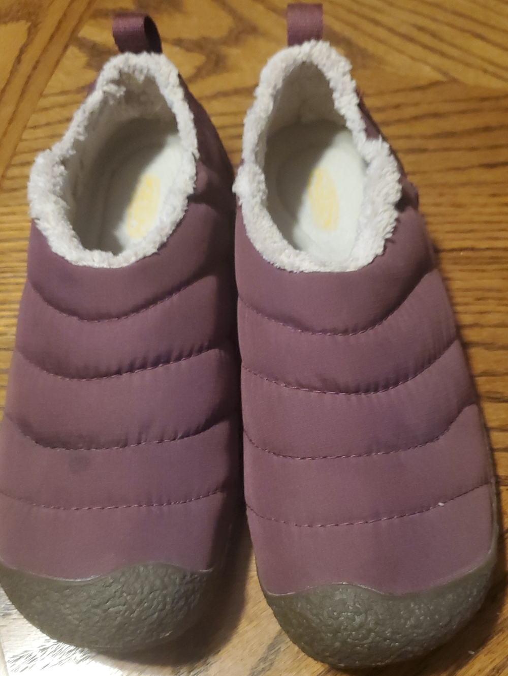 Keen Womens Cozy Slip-On Shoe in Plum Color.  Size 8